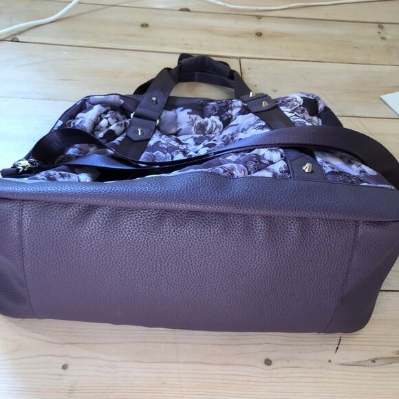 Cynthia Rowley EUC Women's Large Quilted Purple Floral Camo Weekender Bag - Picture 5 of 14